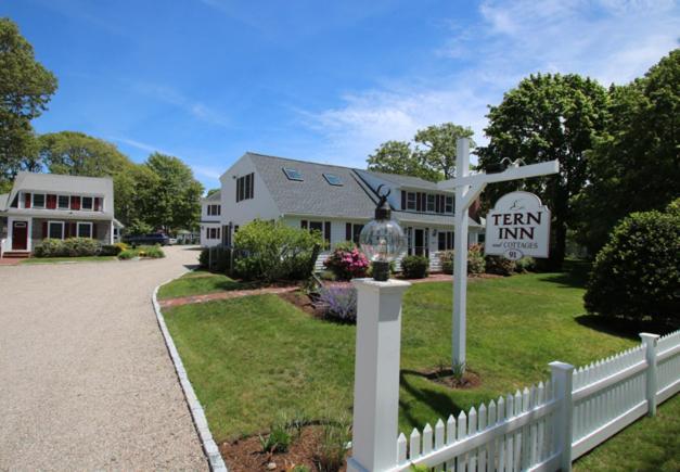 The Tern Inn Bed & Breakfast And Cottages West Harwich Exterior photo